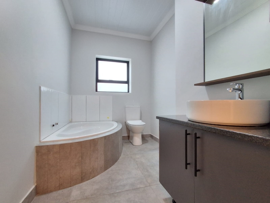 4 Bedroom Property for Sale in Stilbaai Wes Western Cape